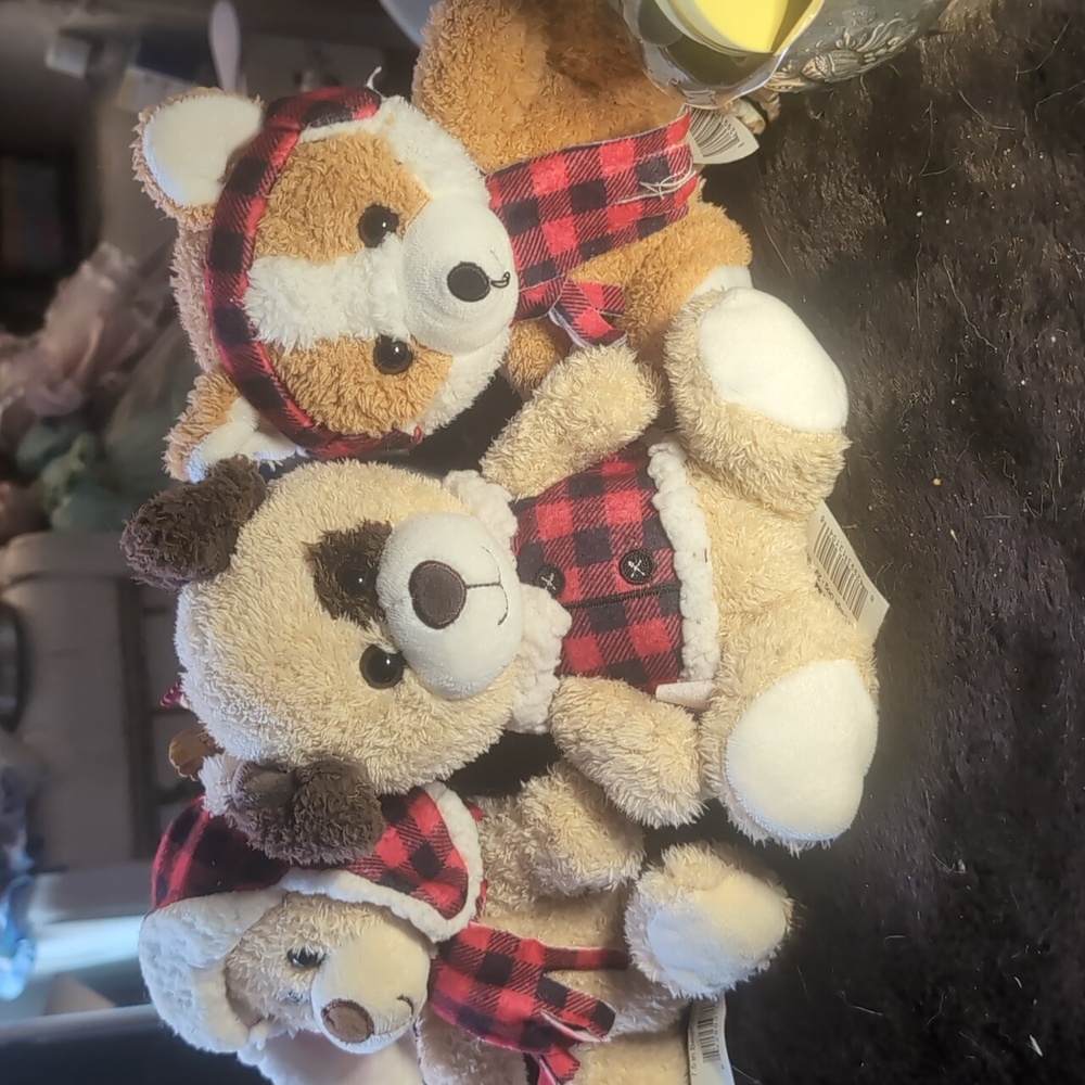 AVAILABLE - Walmart bundle of plushies., Bear, Hound dog, Chihuahua. 8" Tall sit